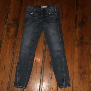 AMO jeans. Dark grey cropped skinny jeans